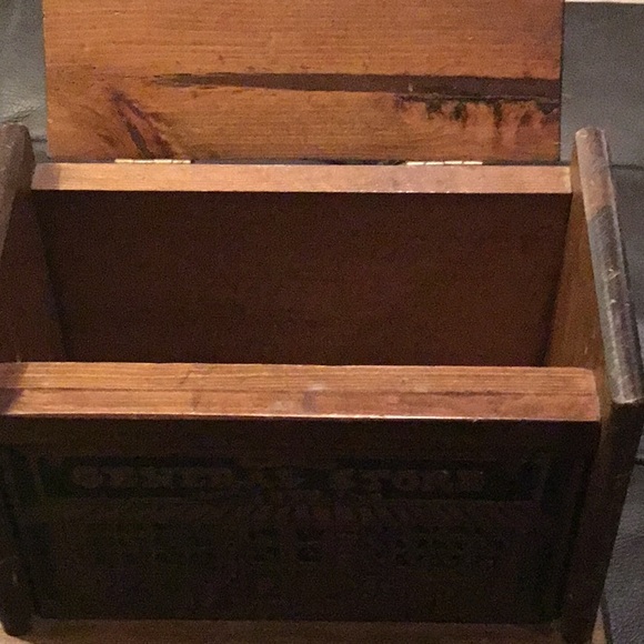 Box - Picture 2 of 4